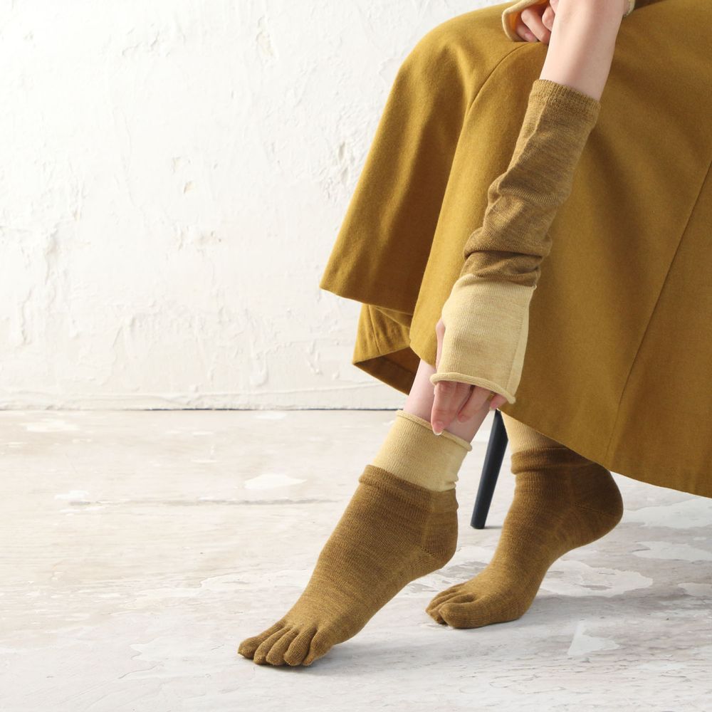 Chaussettes - Chaussettes Tabi (mouffle) et superposées à 5 doigts en laine Mérinos - YUITO CO. LTD