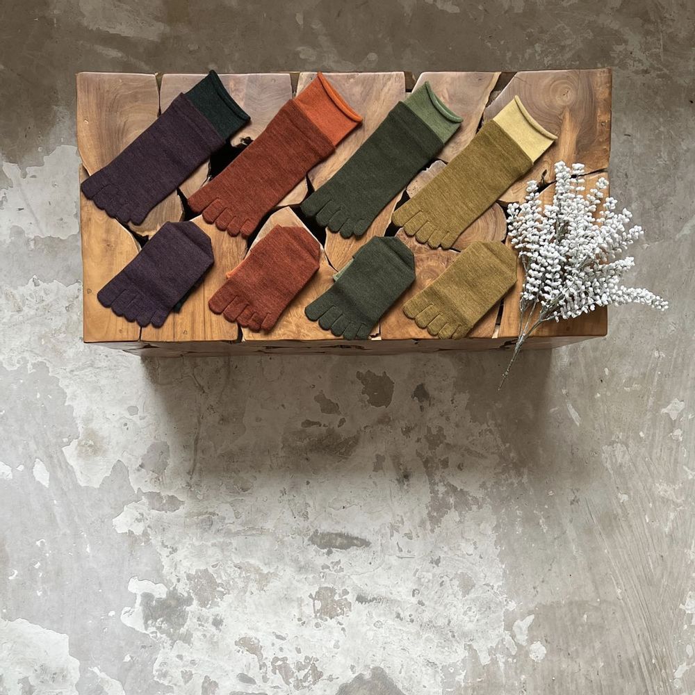 Chaussettes - Chaussettes Tabi (mouffle) et superposées à 5 doigts en laine Mérinos - YUITO CO. LTD