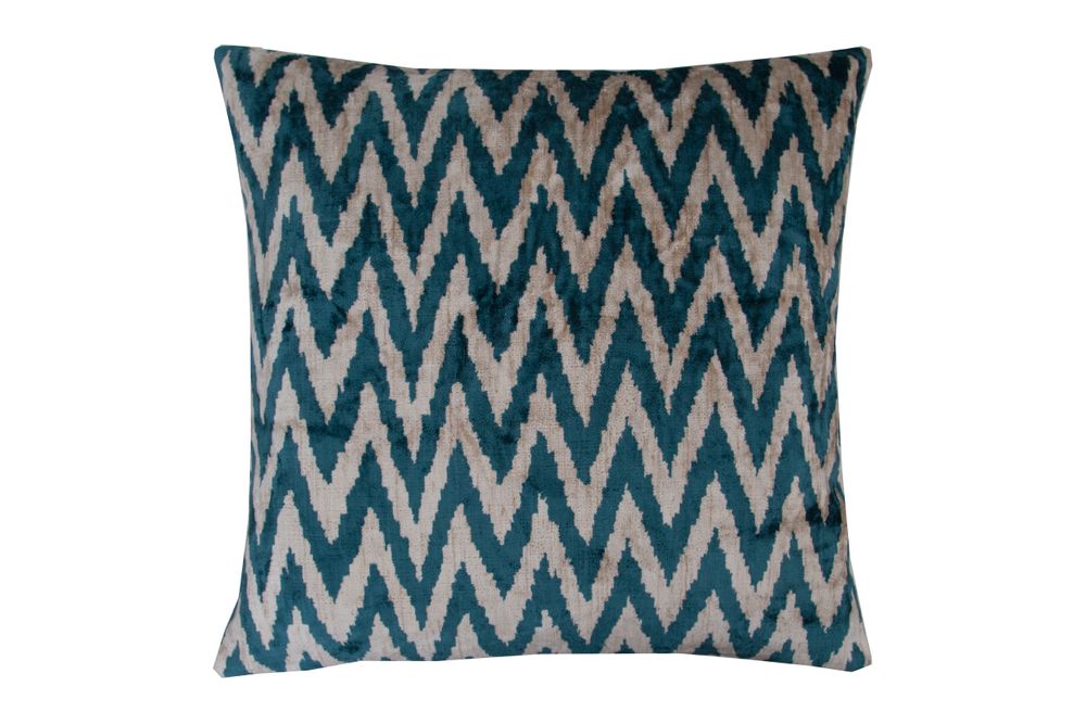 Coussins - Housse de coussin en velours İkat - DESIGNED BY CIHAN