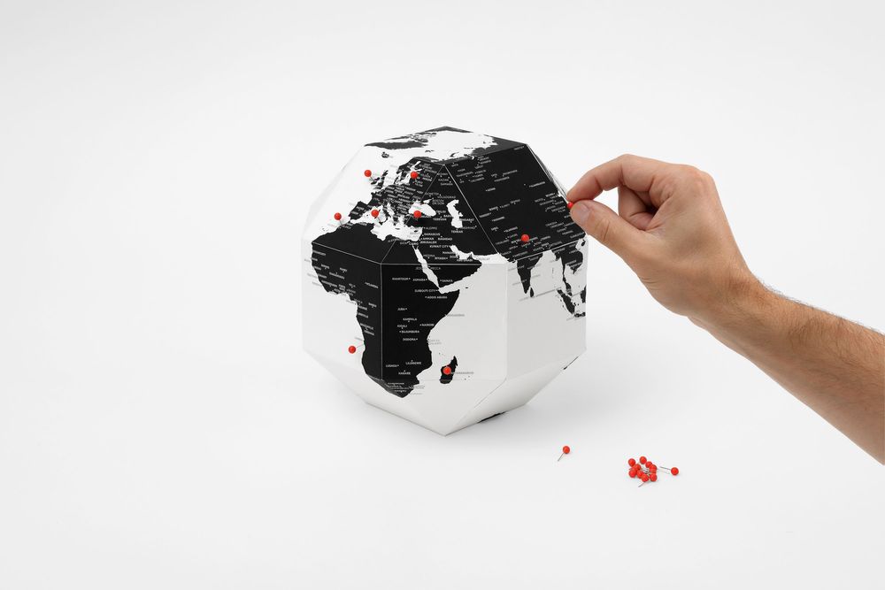 Gifts - Dear World/The pinnable globe - PALOMAR