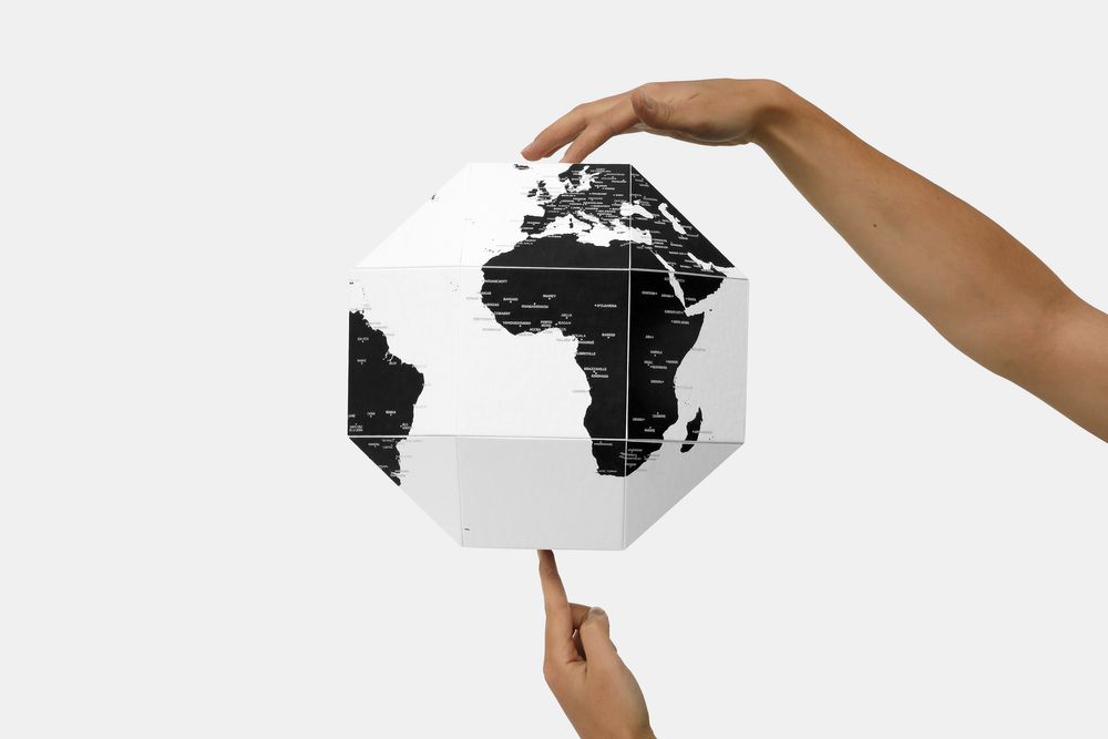 Gifts - Dear World/The pinnable globe - PALOMAR