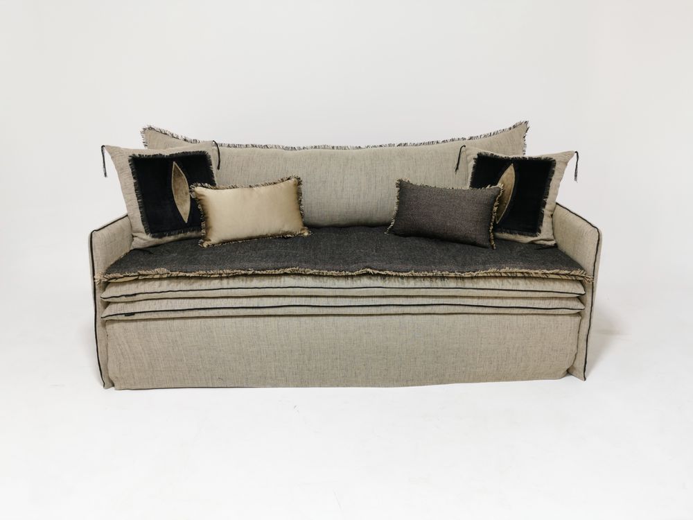 Hotel bedrooms - Mille Et Une Nuit 2 Night 2 removable custom convertible sofa with armrests - BERENGERE LEROY