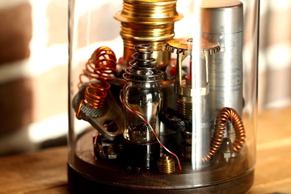 Objets de décoration - Lampe Steampunk sous cloche - 1SECONDTEMPS