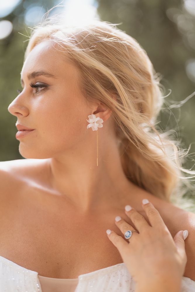 Bijoux - Kaji - Boucles plaquées Or 14K ornées de fleurs en soie - AMARNAM ACCESSORIES