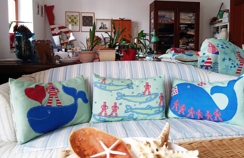 Fabric cushions - Large rectangular cushion, The Adventures of the Sailor in Love, Friends - BACIO DEL MARINAIO