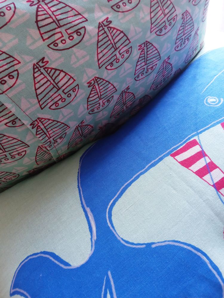 Fabric cushions - Large rectangular cushion, The Adventures of the Sailor in Love, Friends - BACIO DEL MARINAIO