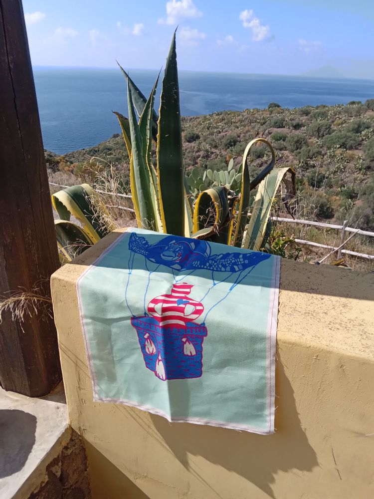 Tea towel - kitchen towel in linen and cotton with Love print - BACIO DEL MARINAIO