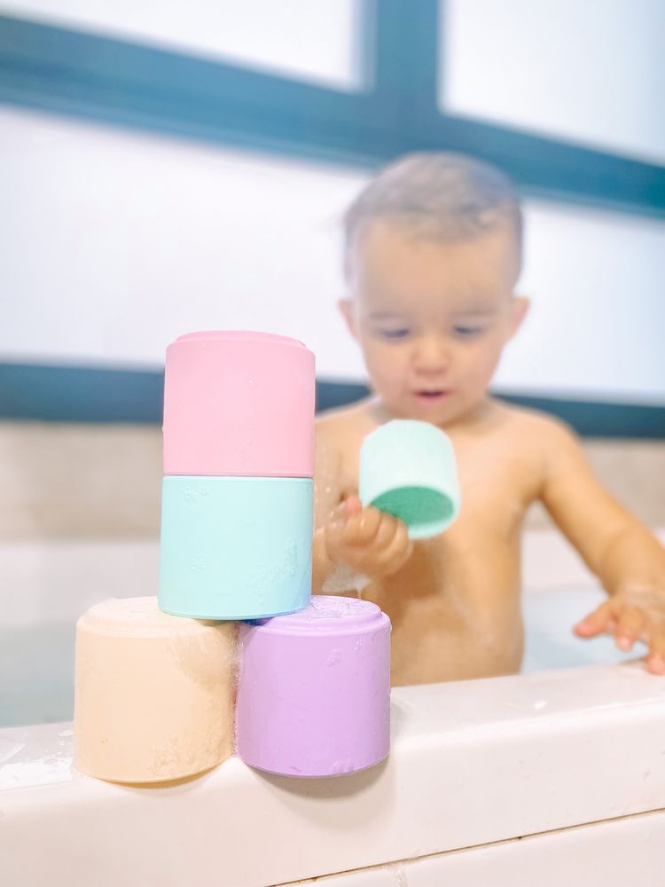 Jouets enfants - Gobelets à empiler en silicone - DËNA FRANCE