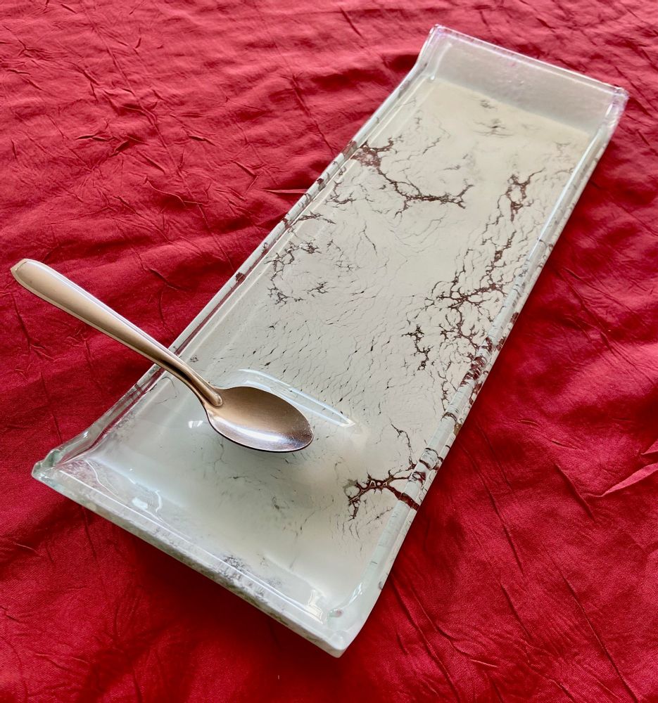 Design objects - Fusing Gourmet glass dessert plate with levitating spoon unique piece. - RECYCLAGE DESIGN RÉANIMATEUR D'OBJETS R & D