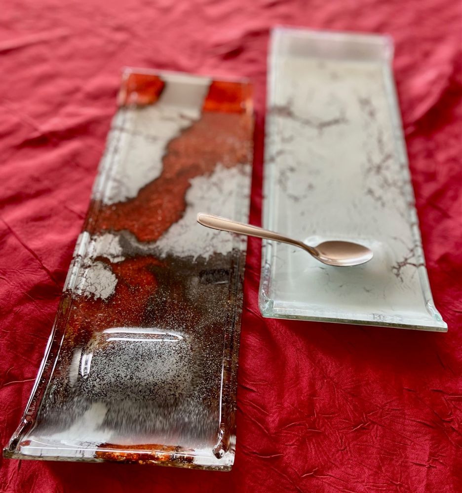 Design objects - Fusing Gourmet glass dessert plate with levitating spoon unique piece. - RECYCLAGE DESIGN RÉANIMATEUR D'OBJETS R & D