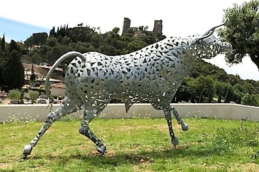 Sculptures, statuettes and miniatures - Bull, monumental sculpture in galvanized metal, 100% recycled, unique piece. - RECYCLAGE DESIGN RÉANIMATEUR D'OBJETS R & D