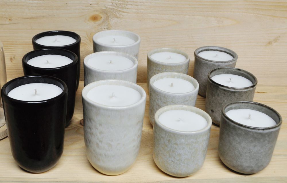 Christmas table settings - WHITE SQUARE LAUNDRY CANDLE - NATOÈ FRAGRANCES