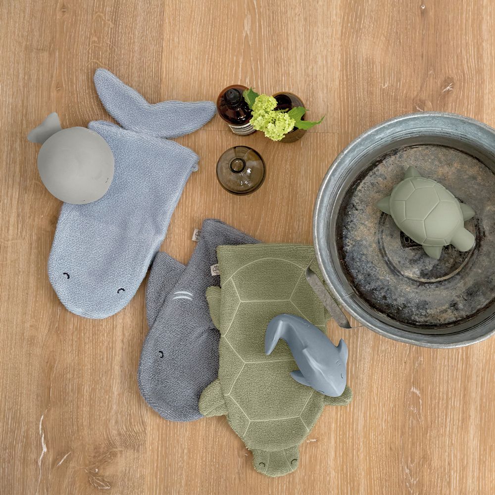Children's bathtime - LÄSSIG  Play Wash Glove GOTS Turtle, Octopus, Whale & Shark - LASSIG GMBH