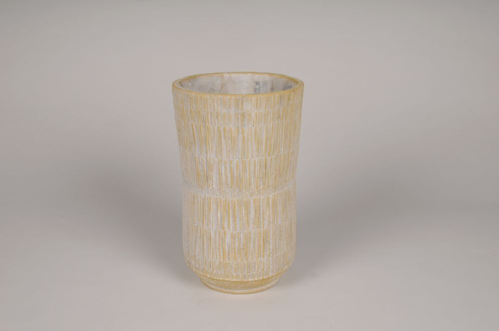 Vases - Vase en béton strié jaune - LE COMPTOIR.COM