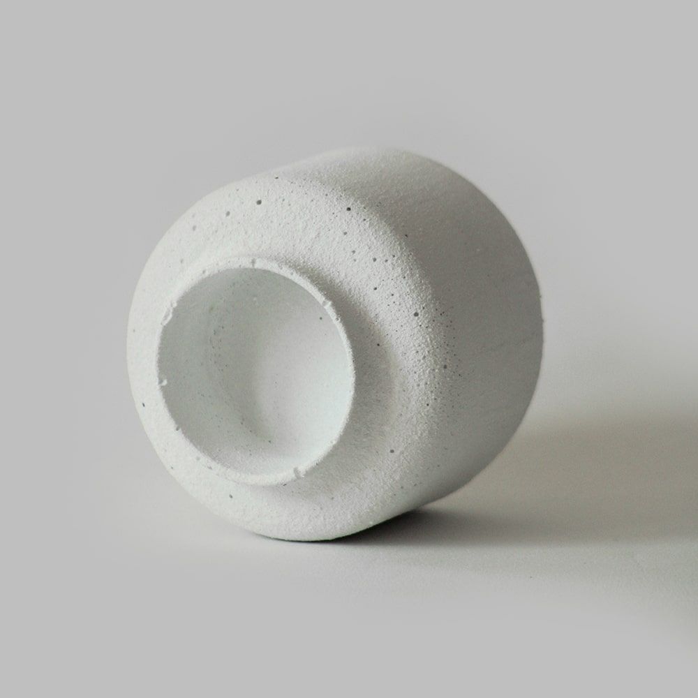 Objets design - Bougeoir bouteille en béton - AKARA