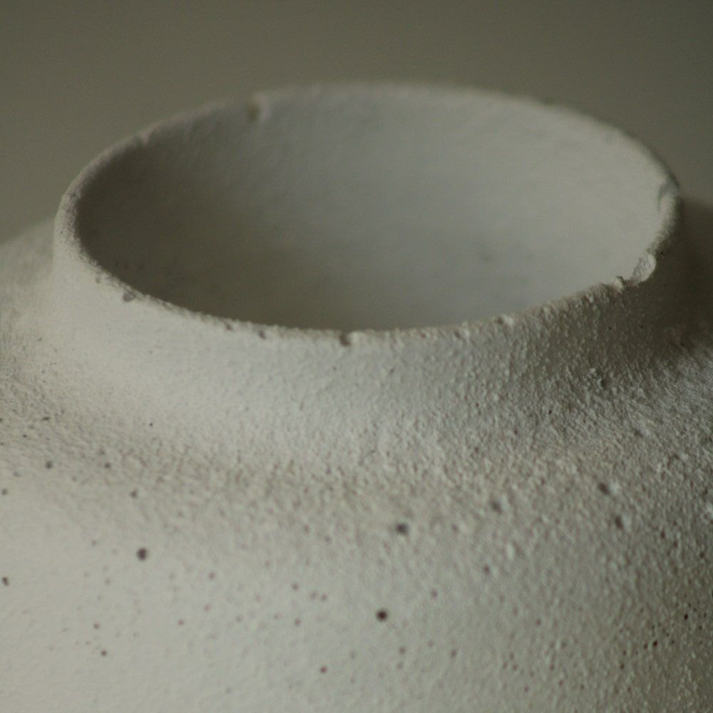 Objets design - Bougeoir bouteille en béton - AKARA