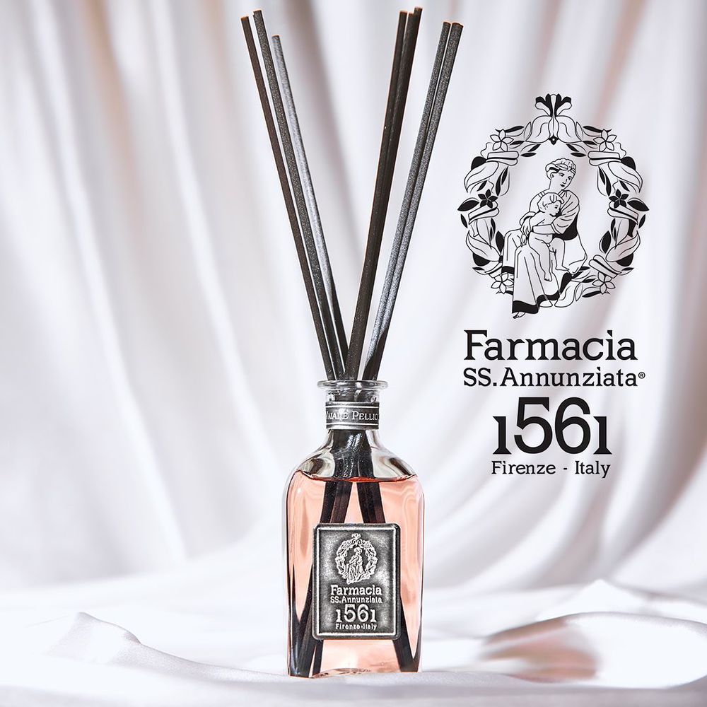 Home fragrances - ROOM FRAGRANCES - FRAGRANZE DELLE ARTI MAGGIORI e ARTI MINORI - FARMACIA SS.ANNUNZIATA DAL1561