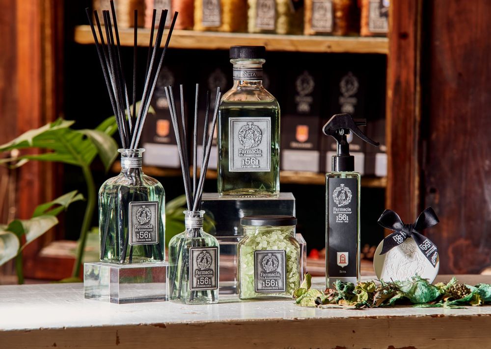 Home fragrances - ROOM FRAGRANCES - FRAGRANZE DELLE ARTI MAGGIORI e ARTI MINORI - FARMACIA SS.ANNUNZIATA DAL1561
