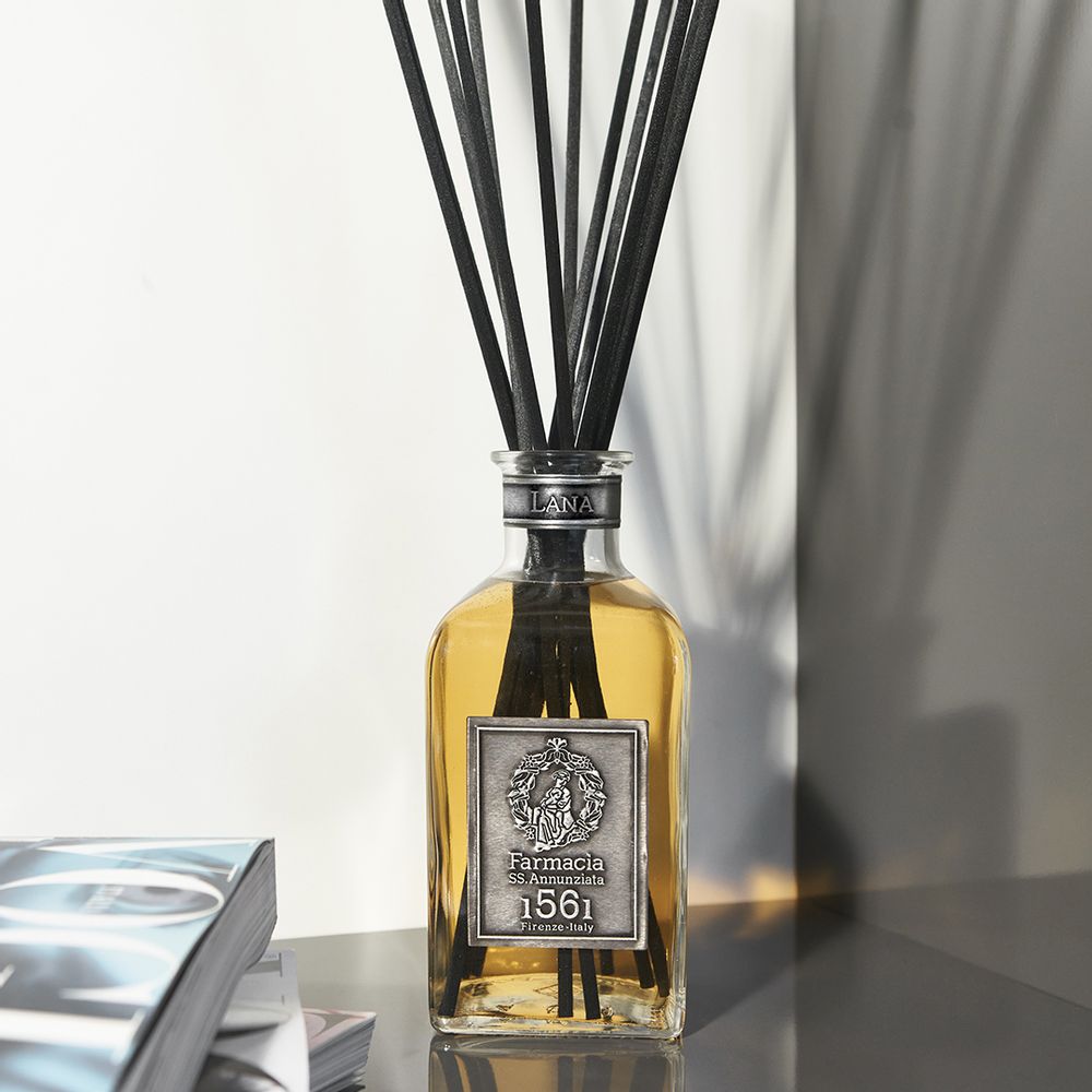 Home fragrances - ROOM FRAGRANCES - FRAGRANZE DELLE ARTI MAGGIORI e ARTI MINORI - FARMACIA SS.ANNUNZIATA DAL1561