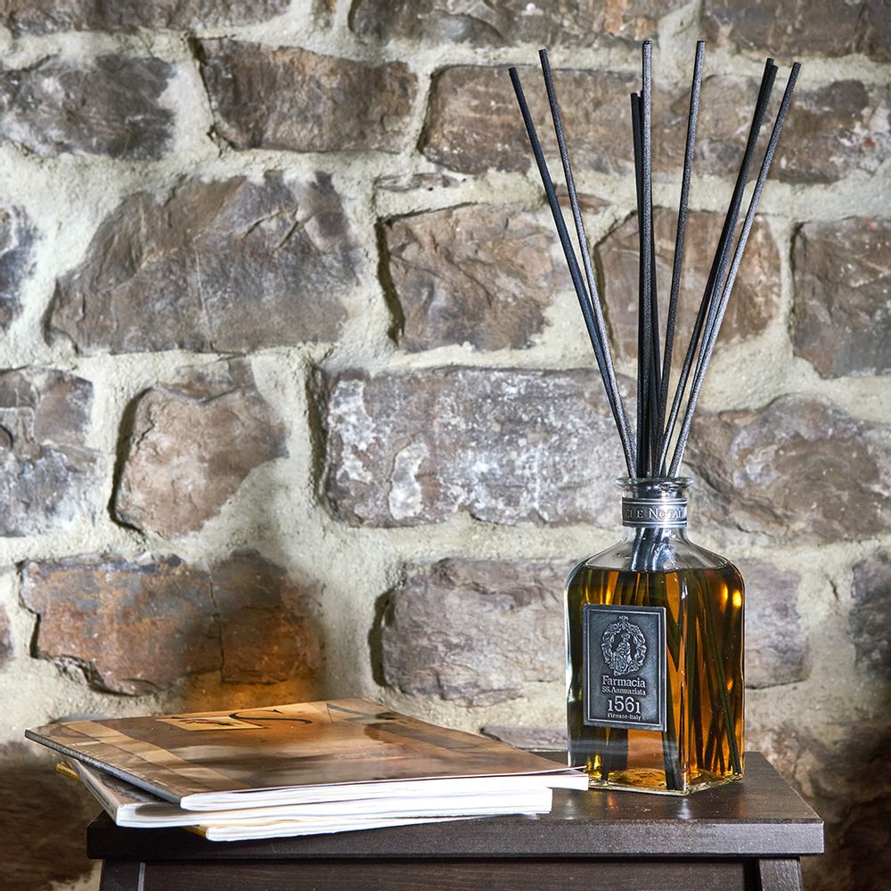 Home fragrances - ROOM FRAGRANCES - FRAGRANZE DELLE ARTI MAGGIORI e ARTI MINORI - FARMACIA SS.ANNUNZIATA DAL1561