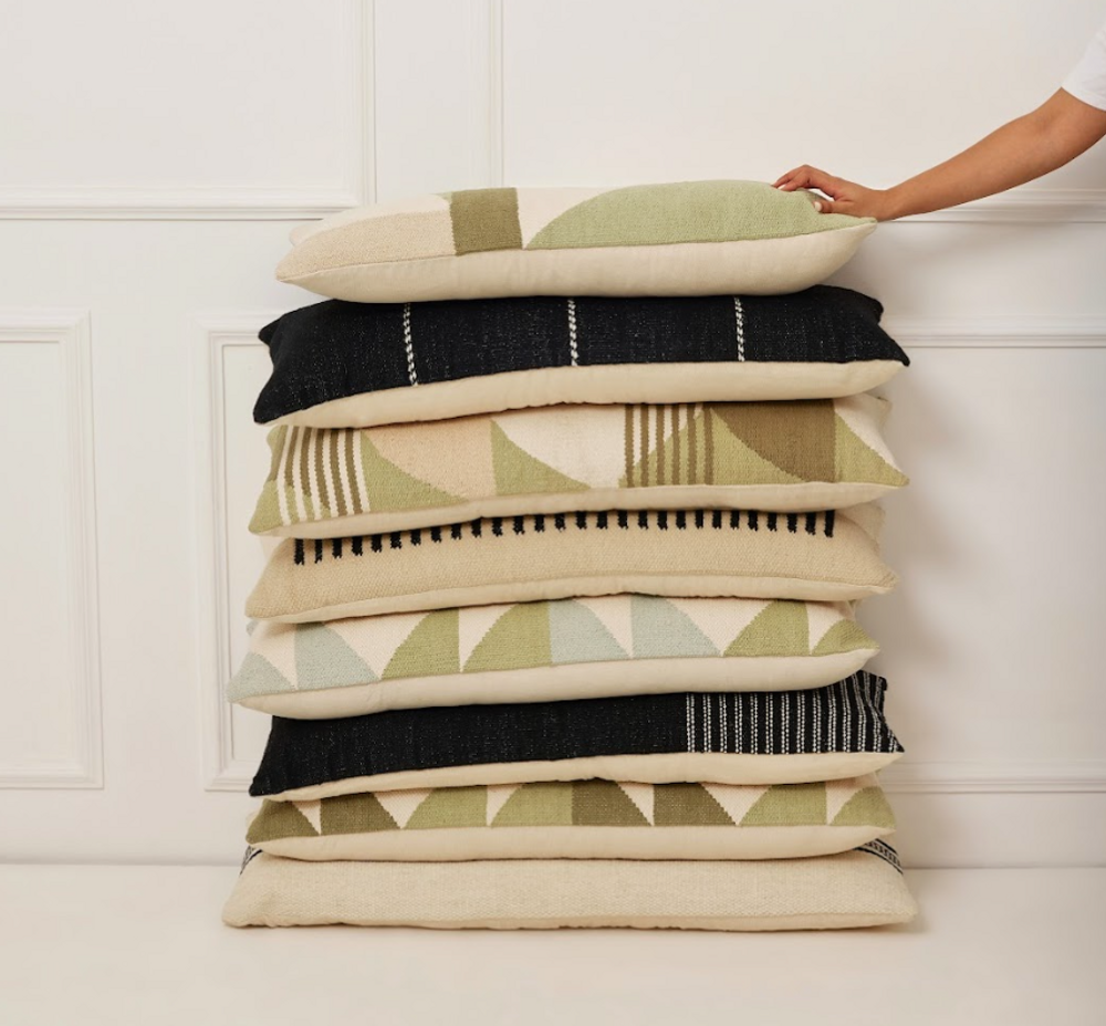Fabric cushions - Stripe Lumbar Wool Pillow - Black - CASA AMAROSA