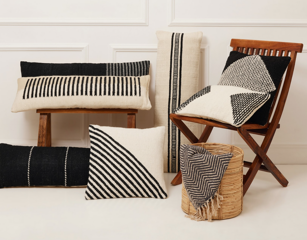 Fabric cushions - Stripe Lumbar Wool Pillow - Black - CASA AMAROSA