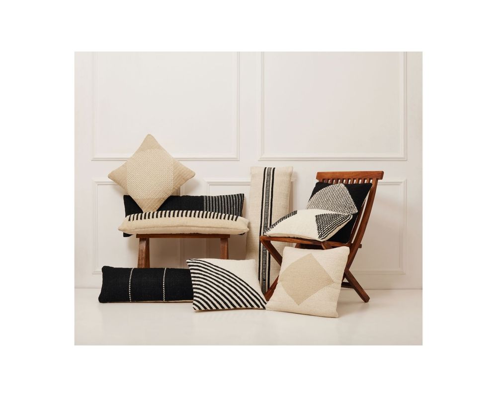 Comforters and pillows - Diagonal Stripe Wool Pillow_GoodWeave Certified, 45x45 cm - CASA AMAROSA