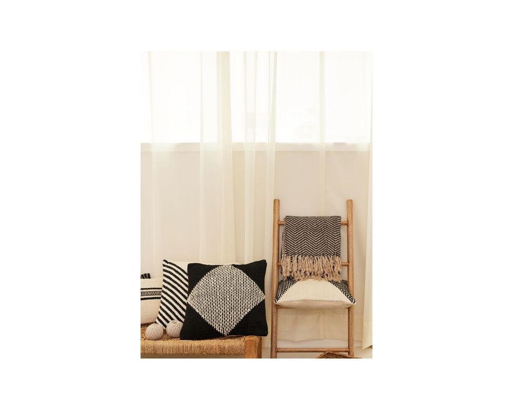 Comforters and pillows - Diagonal Stripe Wool Pillow_GoodWeave Certified, 45x45 cm - CASA AMAROSA