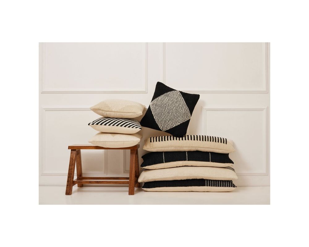 Comforters and pillows - Diagonal Stripe Wool Pillow_GoodWeave Certified, 45x45 cm - CASA AMAROSA