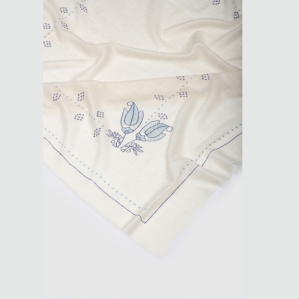 Scarves - PAISLEY SQUARE SCARF. - ME & K