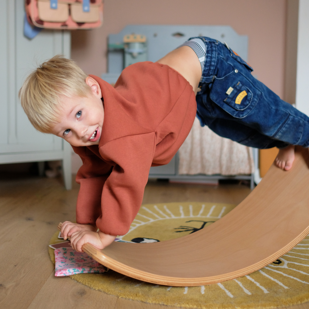Toys - Balance Board + 10 Yoga Cards - OBSERVE MONTESSORI
