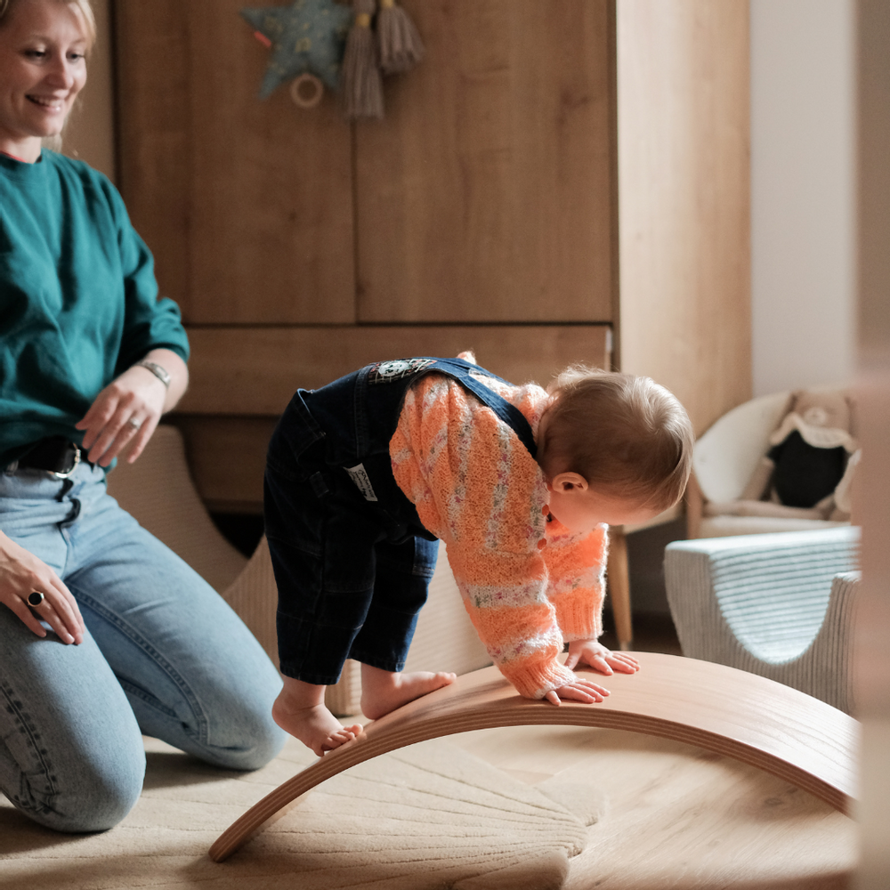 Toys - Balance Board + 10 Yoga Cards - OBSERVE MONTESSORI