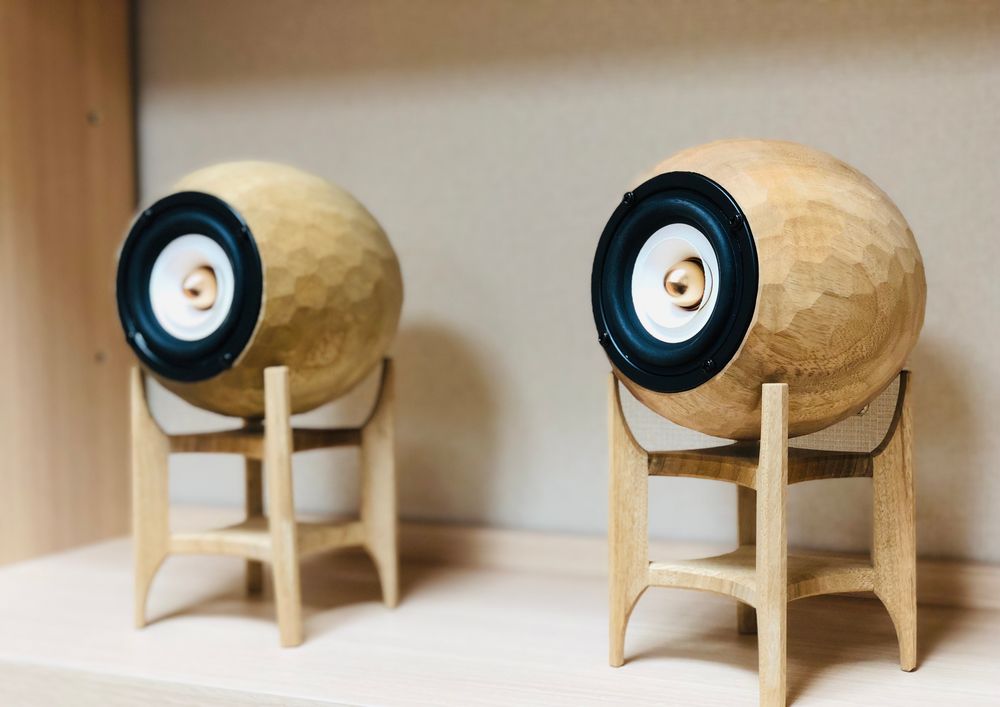 Speakers and radios - Egg shape speaker - FAMILY LABO SOUND SYSTEM
