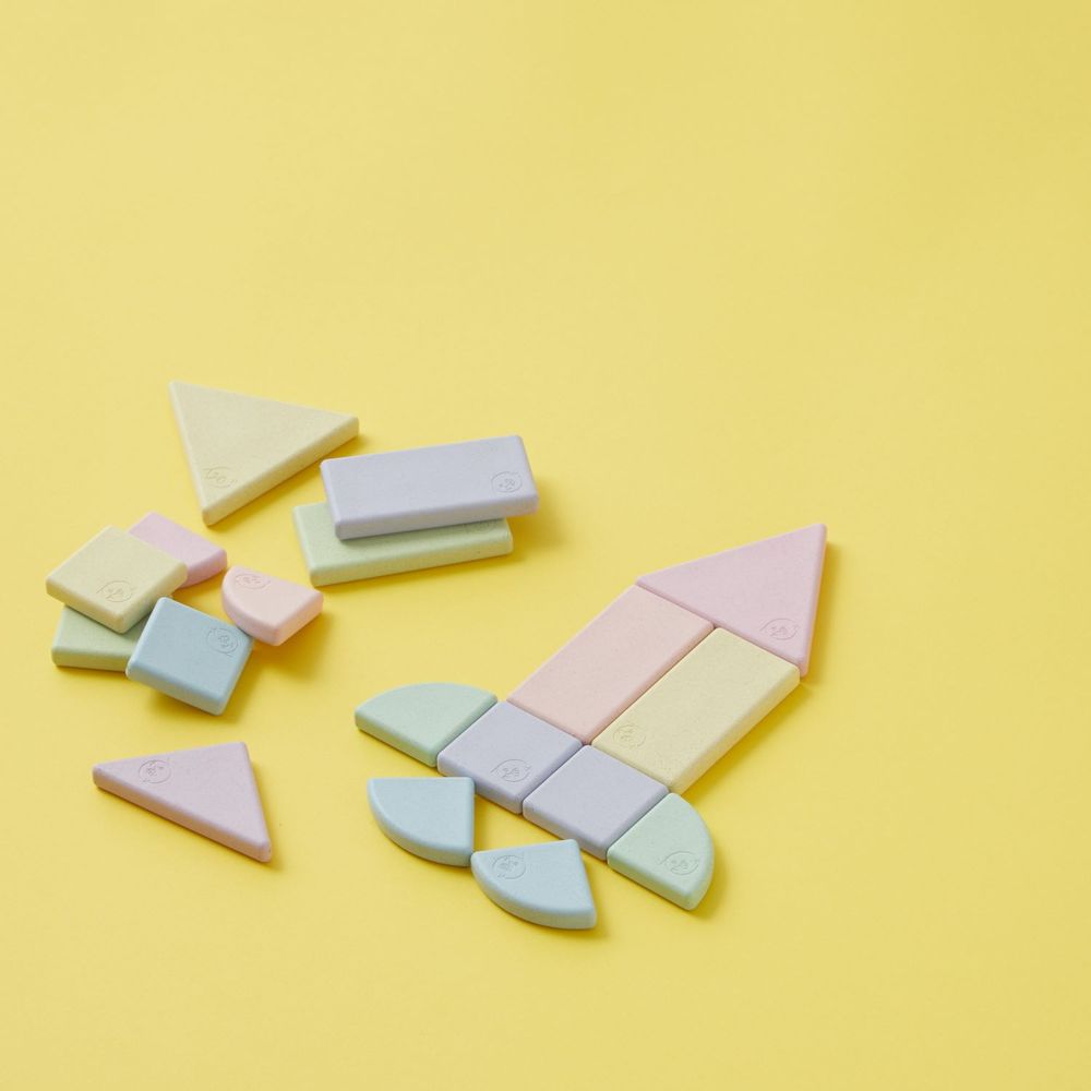 Toys - Nijiiro PLATE - POCO A POCO
