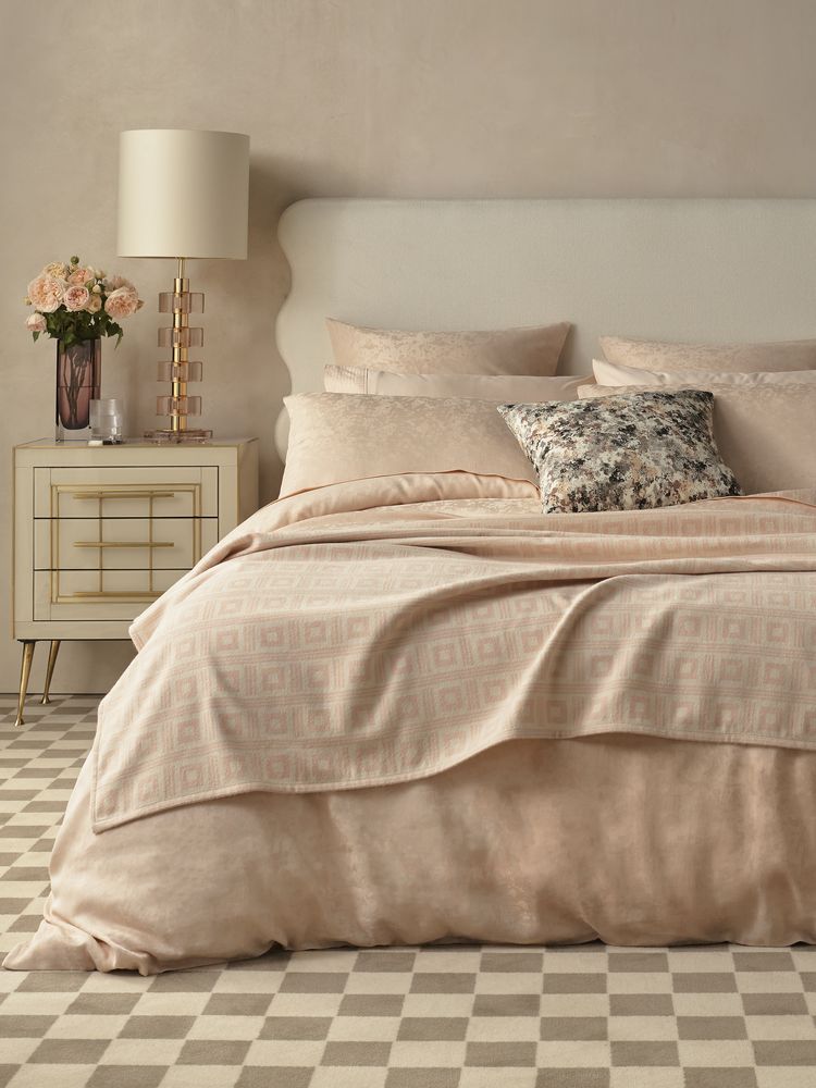 Bed linens - BED & BATH - GREG NATALE