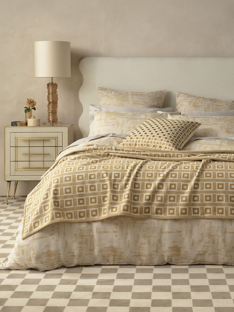 Bed linens - BED & BATH - GREG NATALE