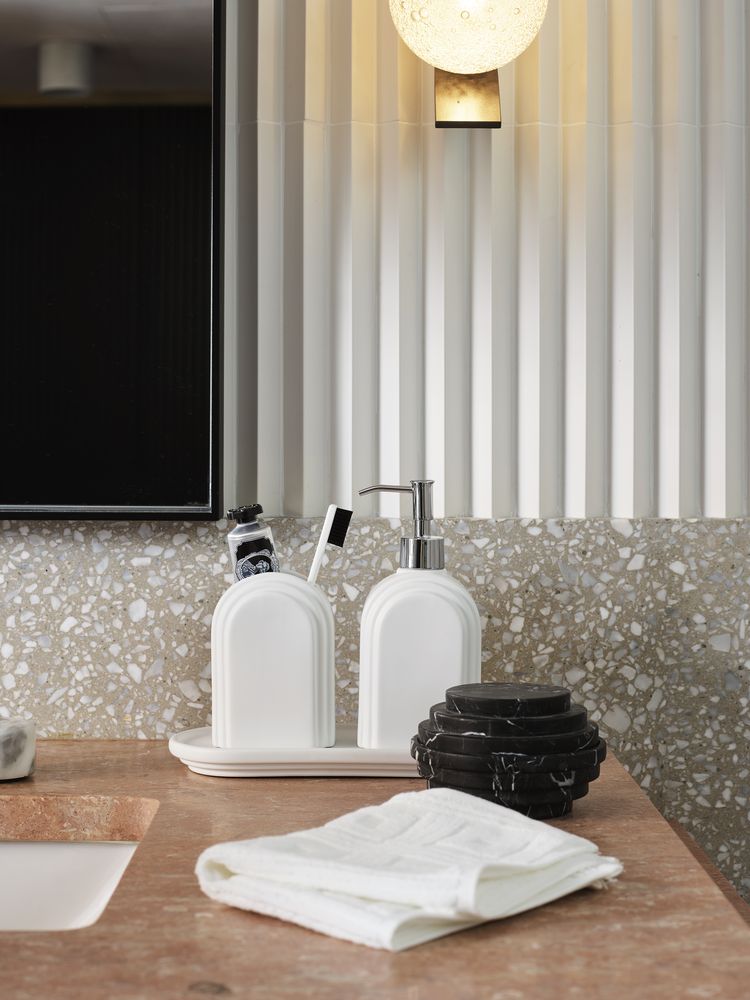 Bed linens - BED & BATH - GREG NATALE