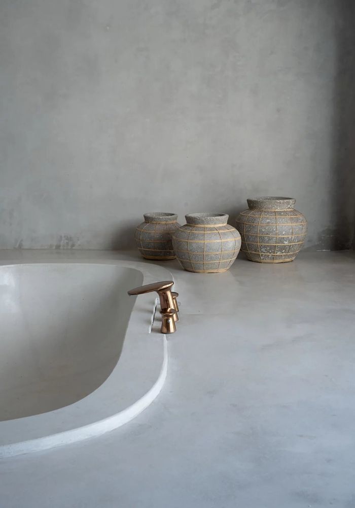 Vases - Le Vase Belly - Béton Naturel - M - BAZAR BIZAR LIVING