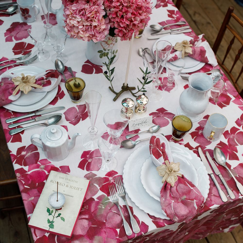 Table linen - HYDRANGEA Linen Tablecloths & Napkins - SUMMERILL AND BISHOP
