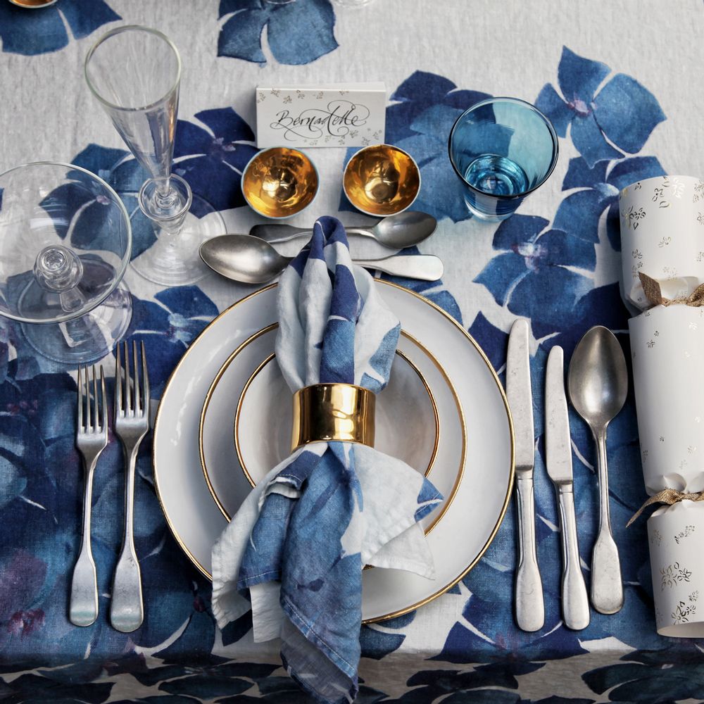 Table linen - HYDRANGEA Linen Tablecloths & Napkins - SUMMERILL AND BISHOP
