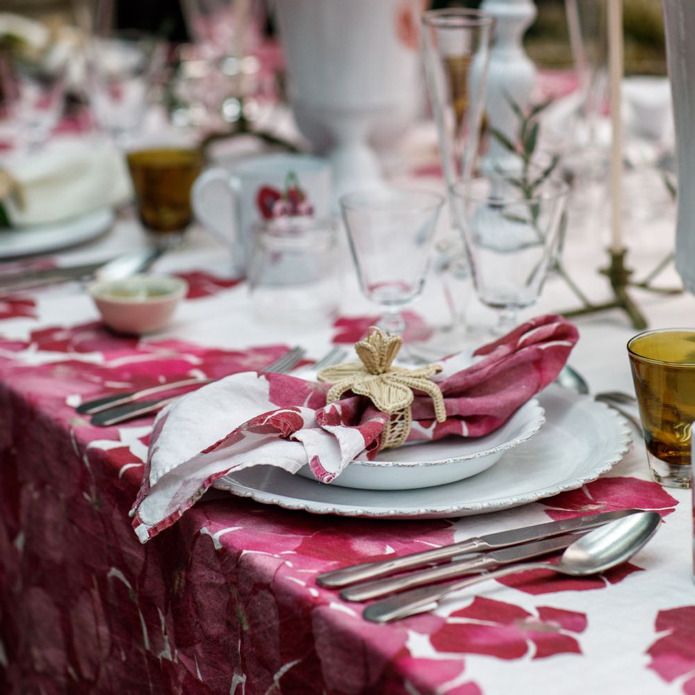 Table linen - HYDRANGEA Linen Tablecloths & Napkins - SUMMERILL AND BISHOP