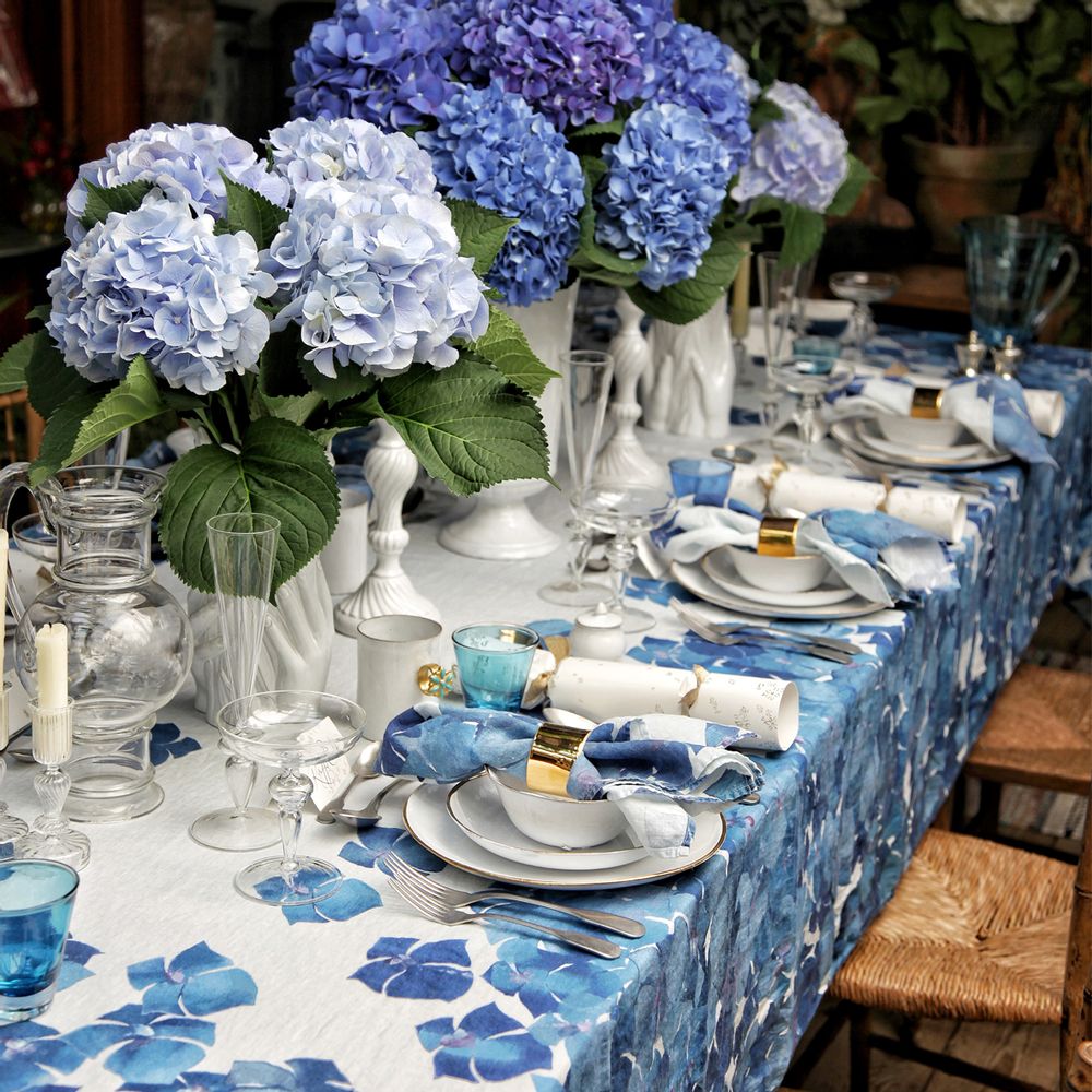 Table linen - HYDRANGEA Linen Tablecloths & Napkins - SUMMERILL AND BISHOP