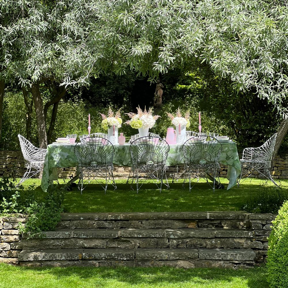 Table linen - HYDRANGEA Linen Tablecloths & Napkins - SUMMERILL AND BISHOP