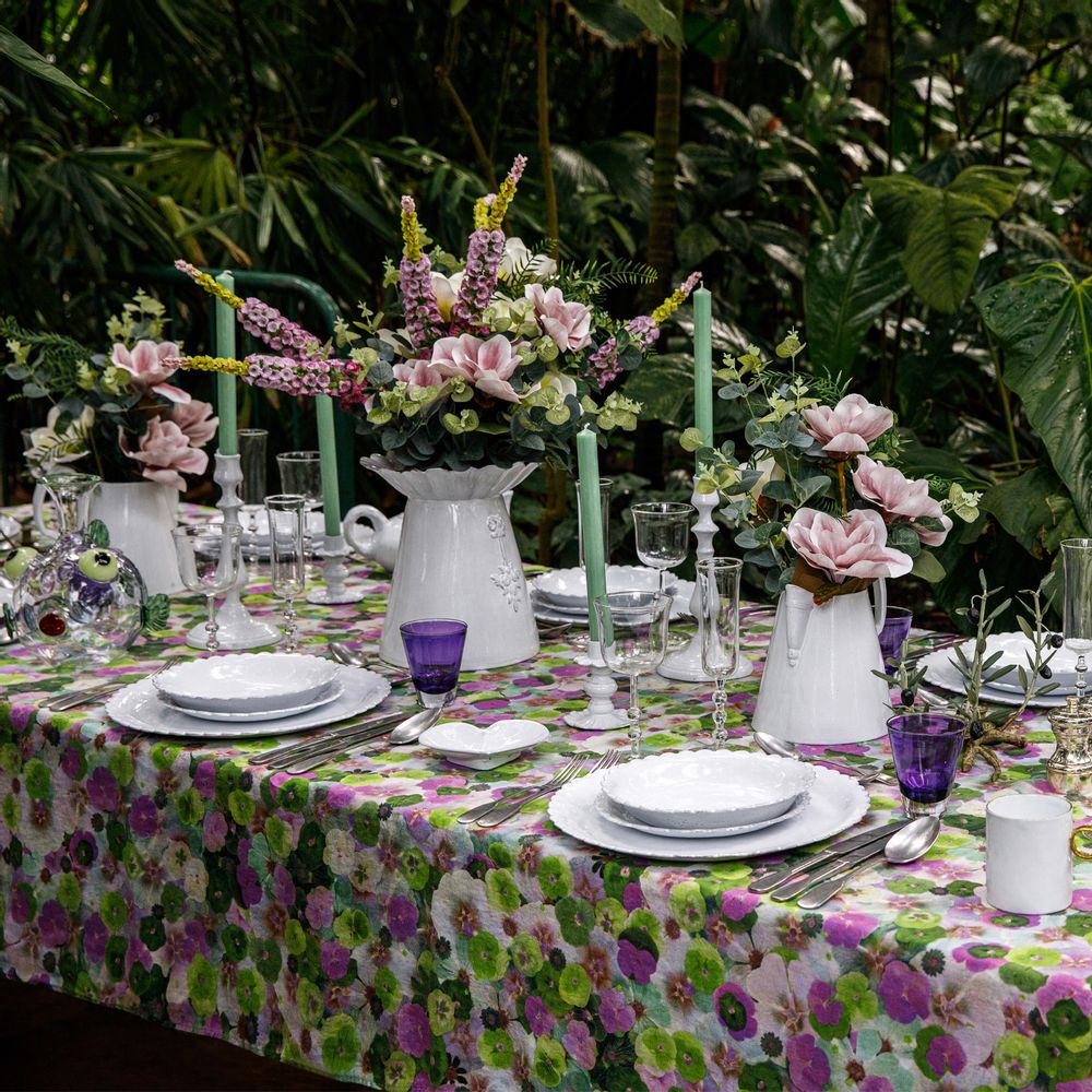 Table cloths - LE MARCHE AUX FLEURS Linen Tablecloths & Napkins - SUMMERILL AND BISHOP