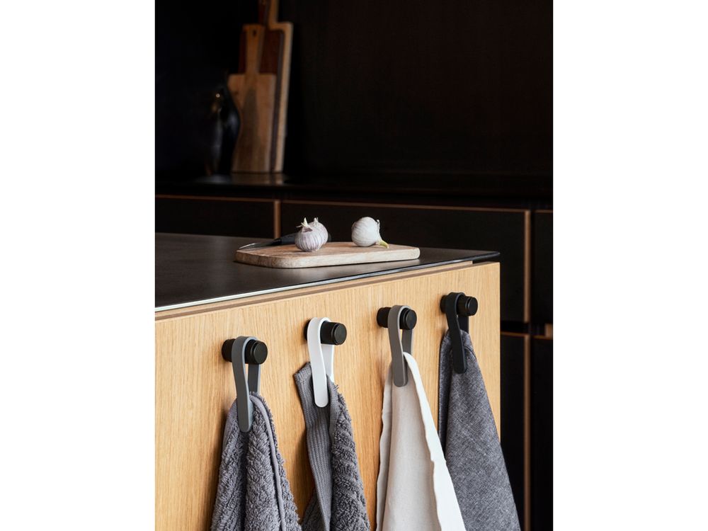 Towel racks - Magnetic towel holder with buckle, 9 cm, 2 pieces, white - ZONE DENMARK