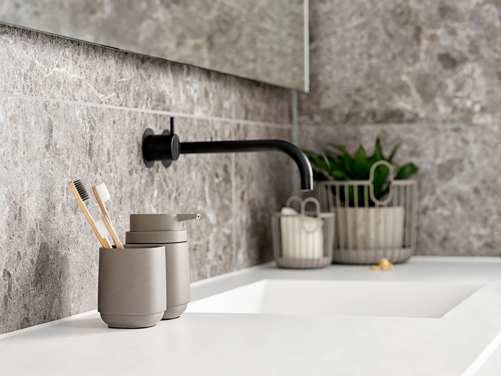 Soap dishes - Time concrete tooth cup 8 x 8 x 9.8 cm - ZONE DENMARK