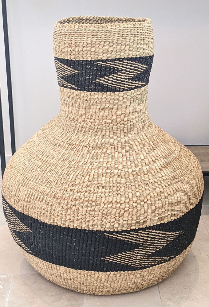 Unique pieces - Natural and black long neck basket - MALKIA HOME
