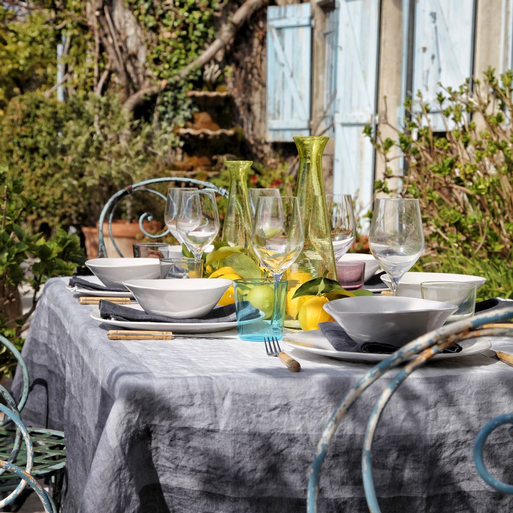 Table cloths - SHADES Linen Tablecloths & Napkins - SUMMERILL AND BISHOP