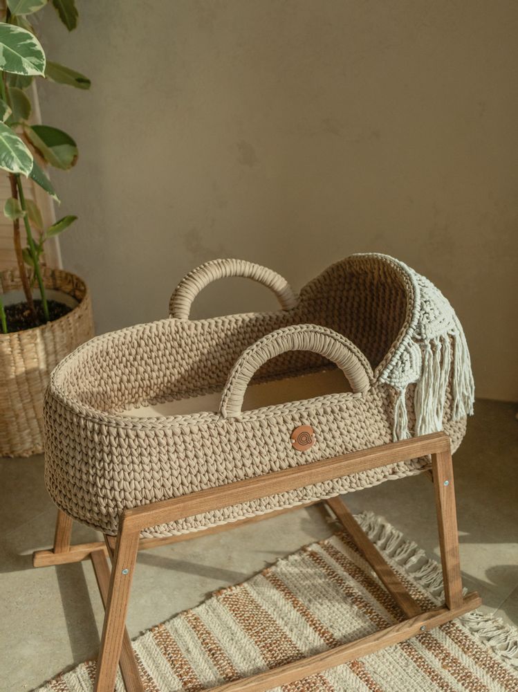 Baby furniture - Hooded Moses basket with macrame decor and rocking stand - ANZY HOME