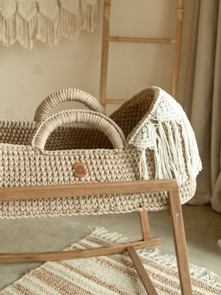 Baby furniture - Hooded Moses basket with macrame decor and rocking stand - ANZY HOME